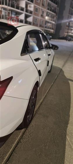 هیۆندای ئەلەنترا